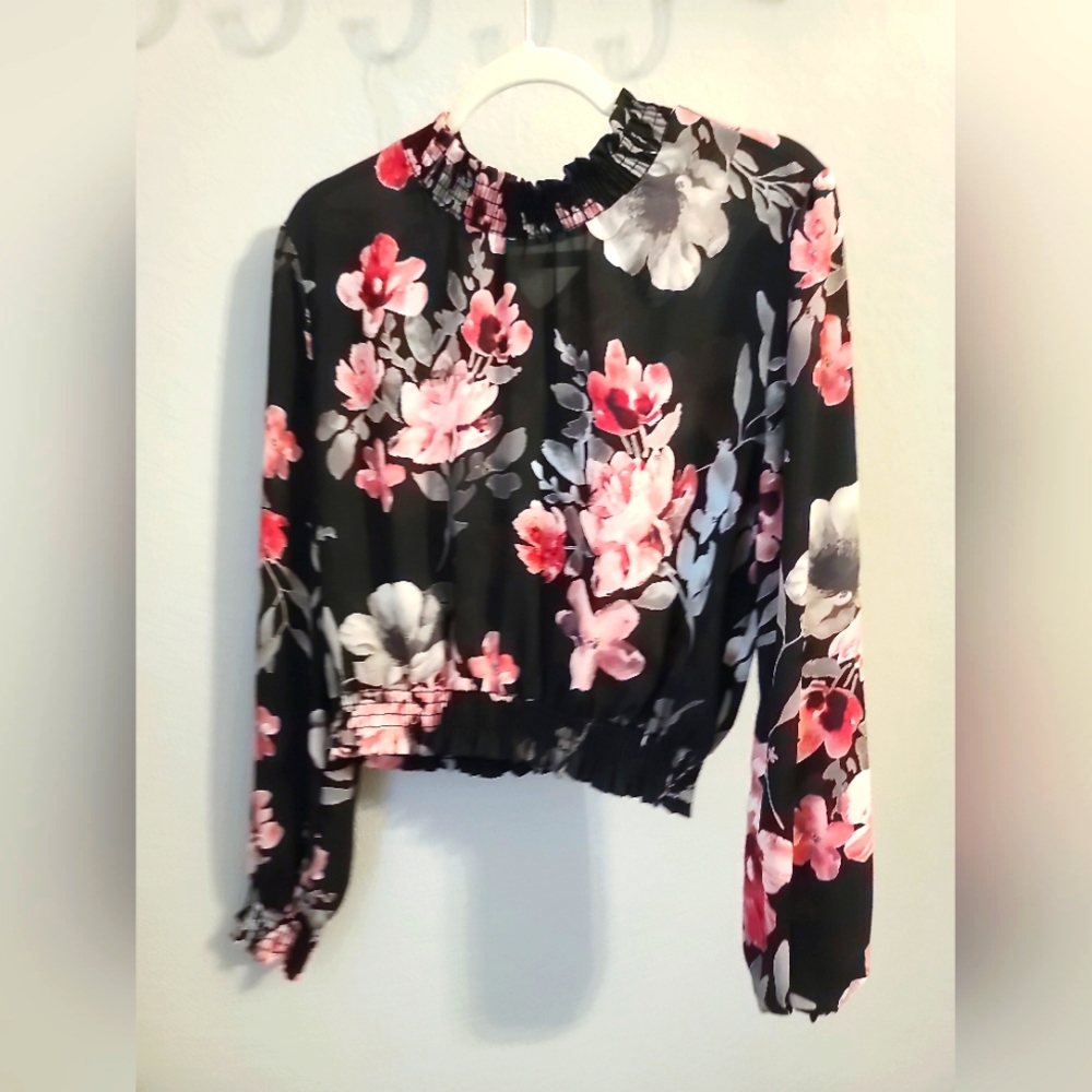 Blouse - Picture 2 of 3